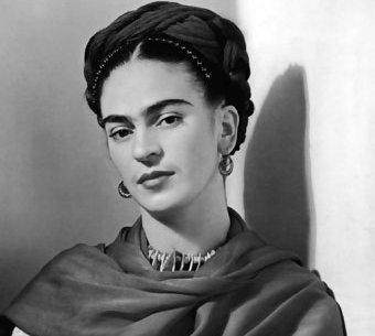 Hoy, en el Día Internacional de la Mujer, recordamos a mujeres valientes como Frida Kahlo, Clara Campoamor, Virginia Woolf y Simone de Beauvoir, quienes dejaron huella en la historia y contribuyeron a la lucha por la igualdad